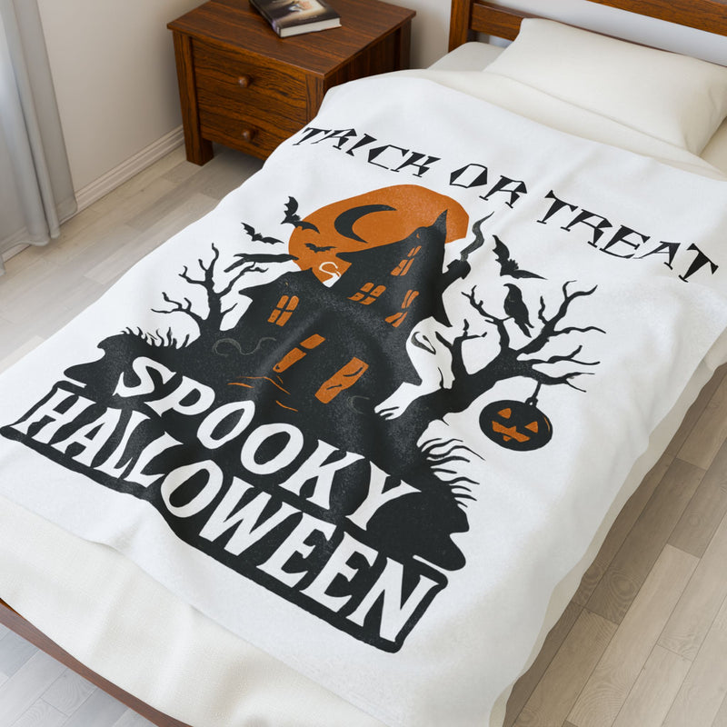 Halloween Plush Blanket, Cozy Throw Blanket, Spooky Decor, Trick or Treat Gift, Autumn Home Accent, Seasonal Snuggle