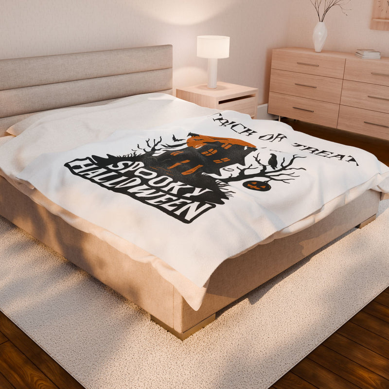 Halloween Plush Blanket, Cozy Throw Blanket, Spooky Decor, Trick or Treat Gift, Autumn Home Accent, Seasonal Snuggle